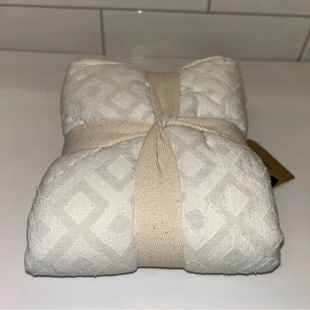 West Elm Frayed Diamond Jacquard Euro Pillow Sham Cushion Cover Ivory 26” X 26”
